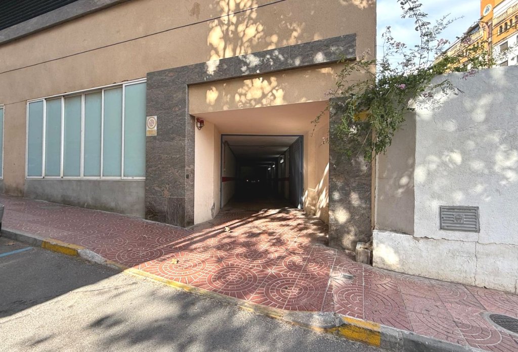 Herverkoop - Garage - Calpe - Arenal