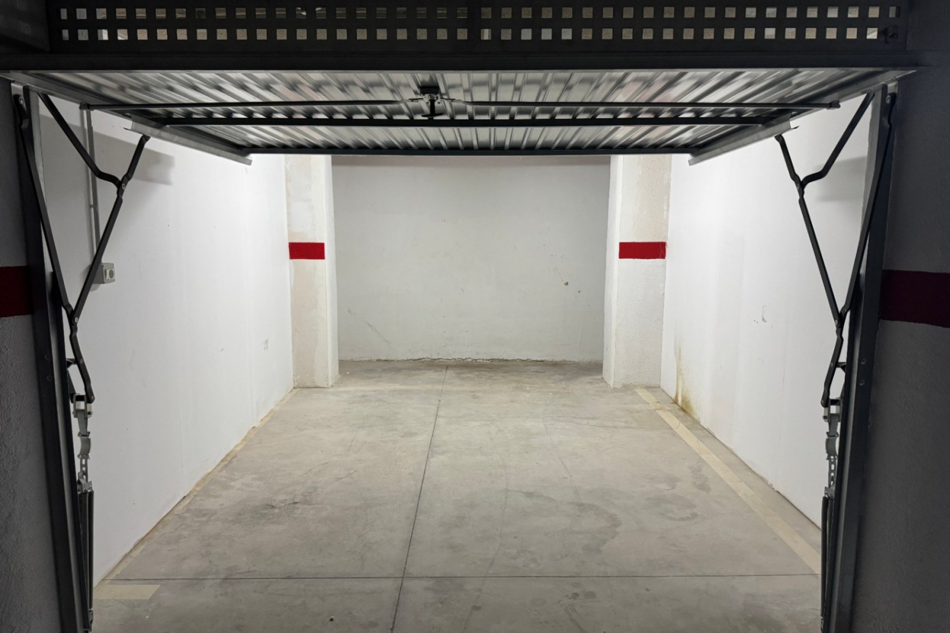 Herverkoop - Garage - Calpe - Rosa de los vientos