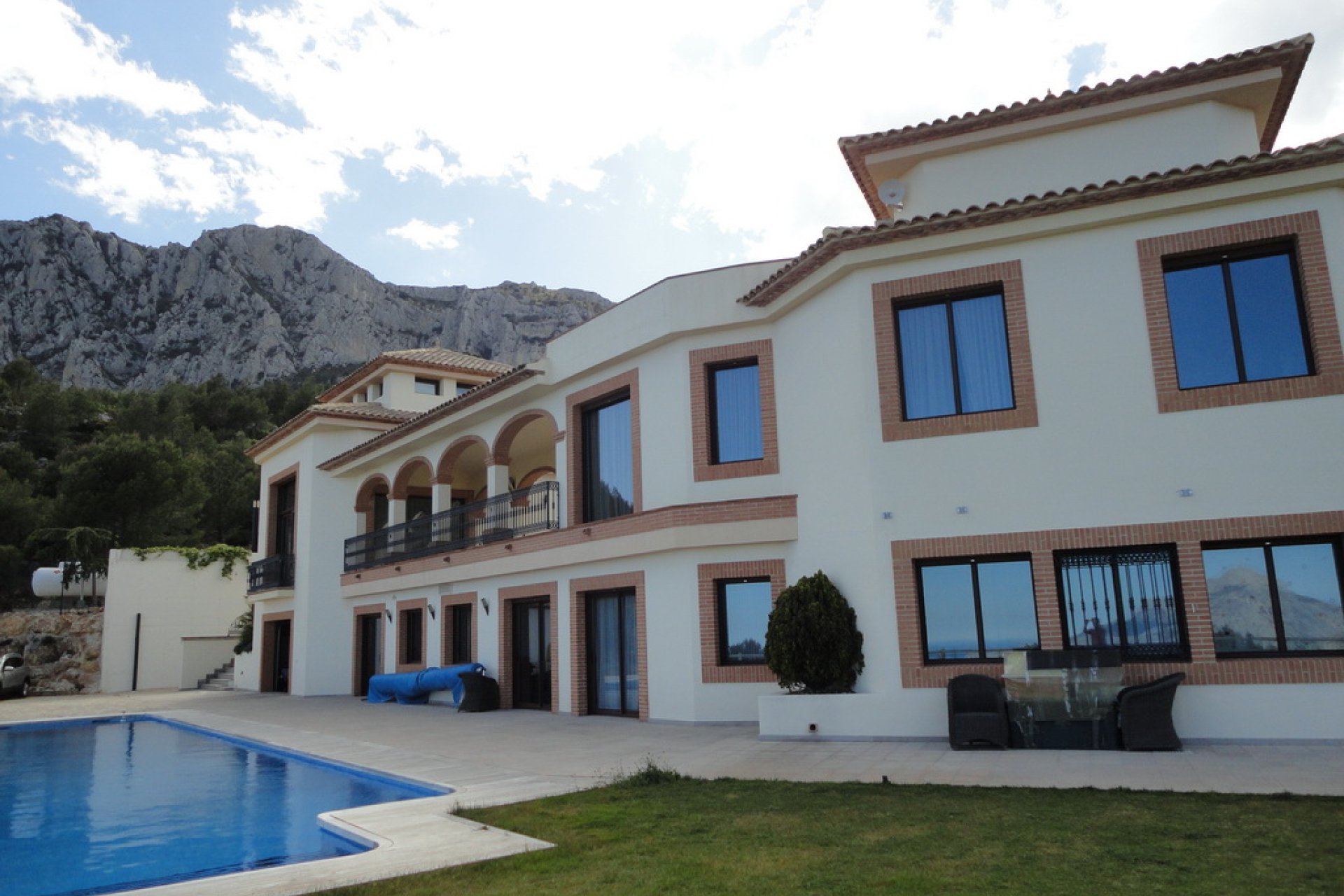 Herverkoop - Villa - Benimantell