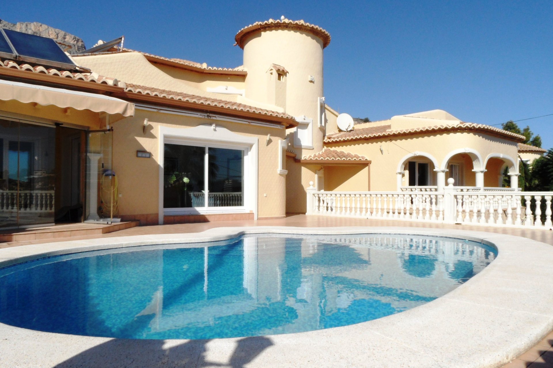 Herverkoop - Villa - Calpe - Canuta,la