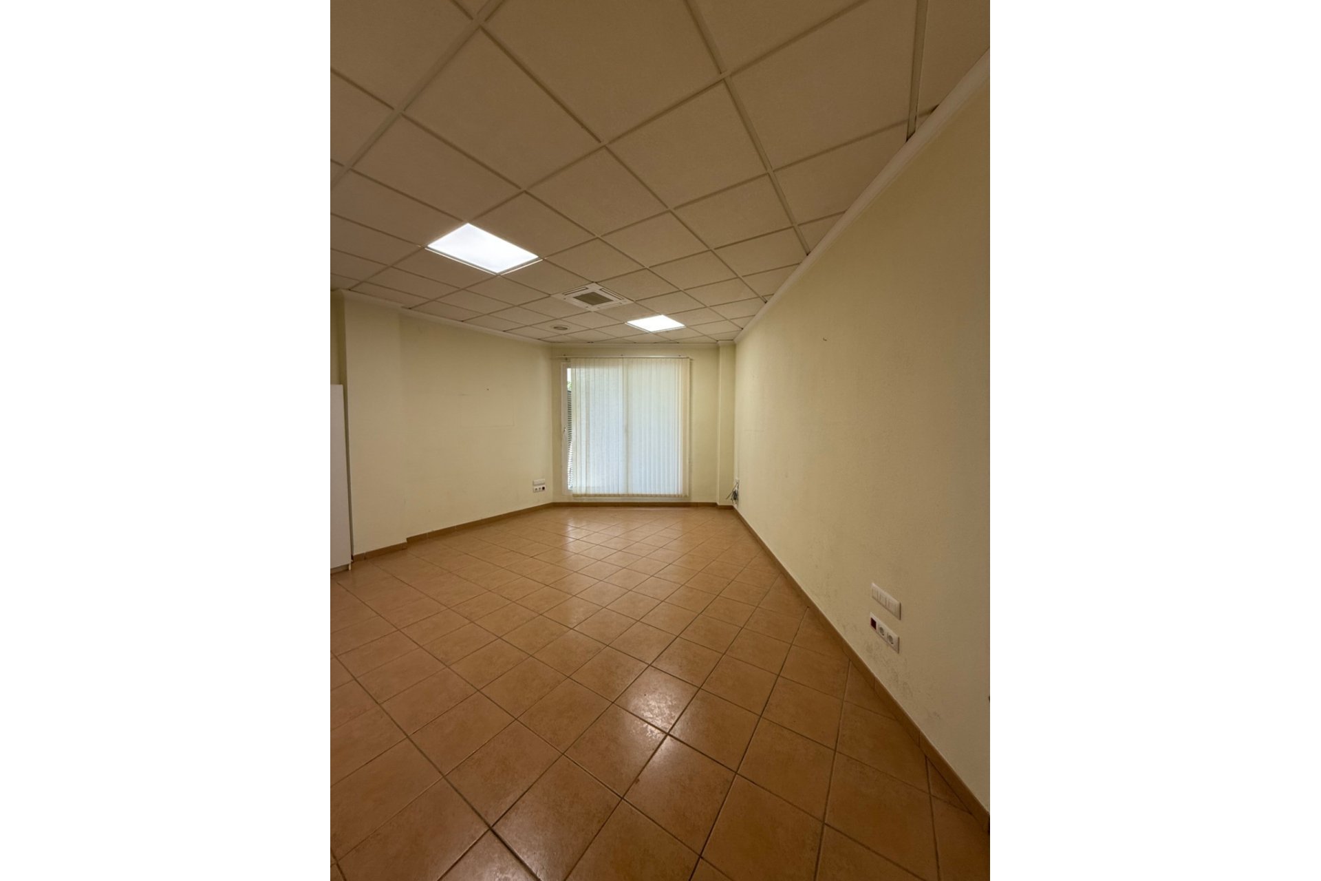 Rent - commercial_premises - Calpe - Calpe - Centro