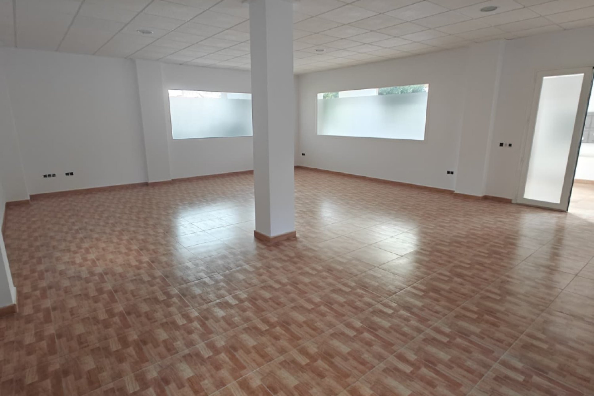 Rent - commercial_premises - Calpe - Urbanizaciones