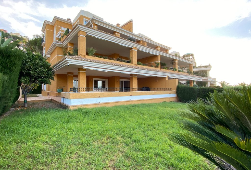 Resale - Apartment - Altea