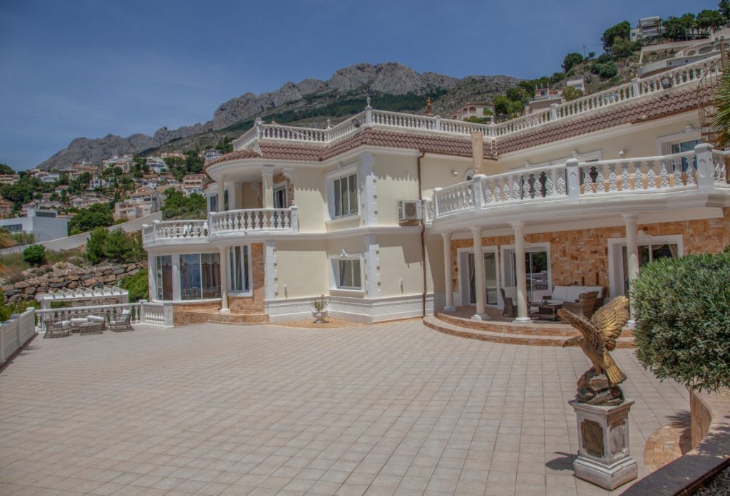 Resale - Villa - Altea