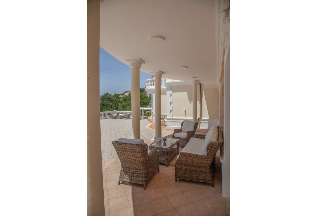 Resale - Villa - Altea