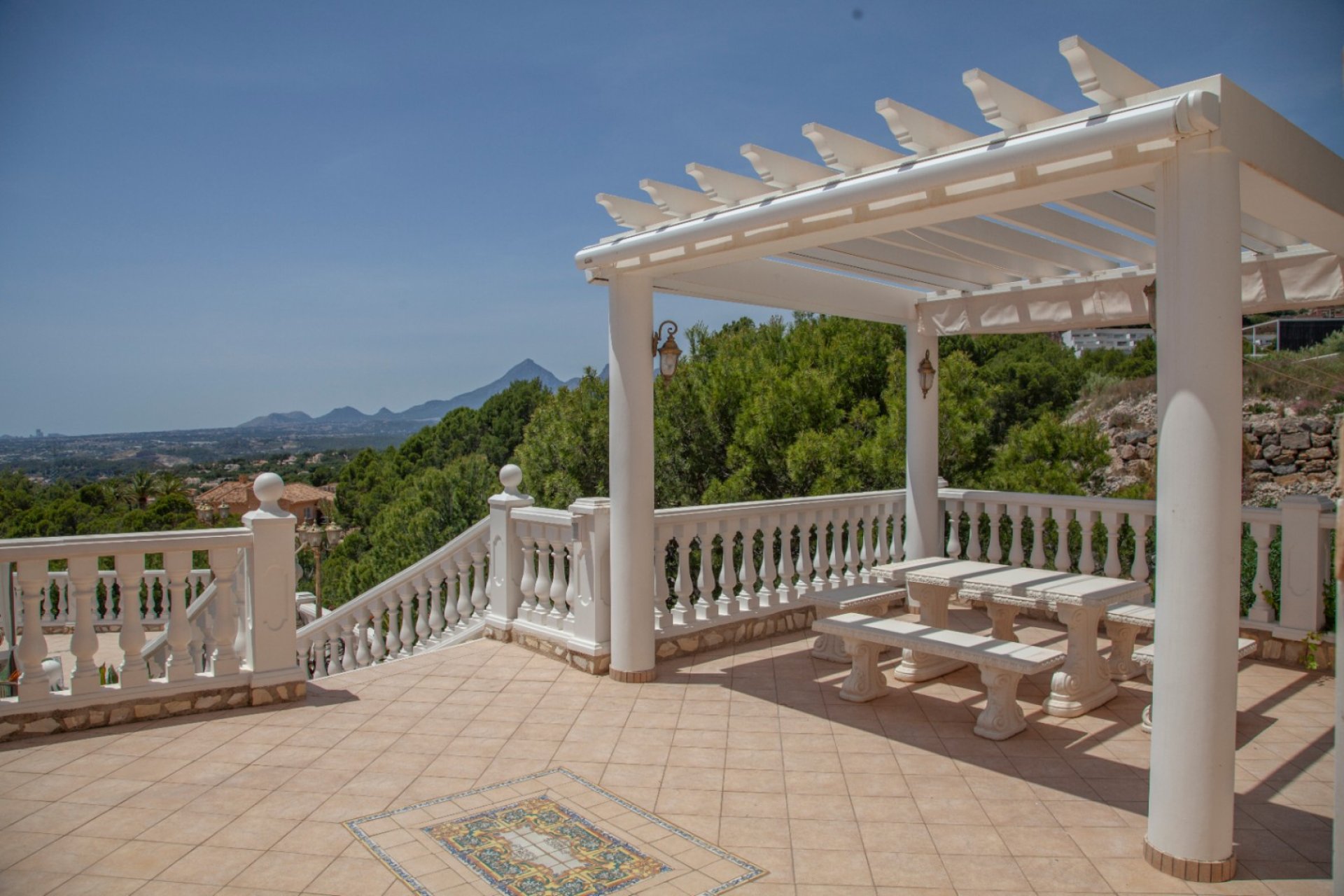 Resale - Villa - Altea