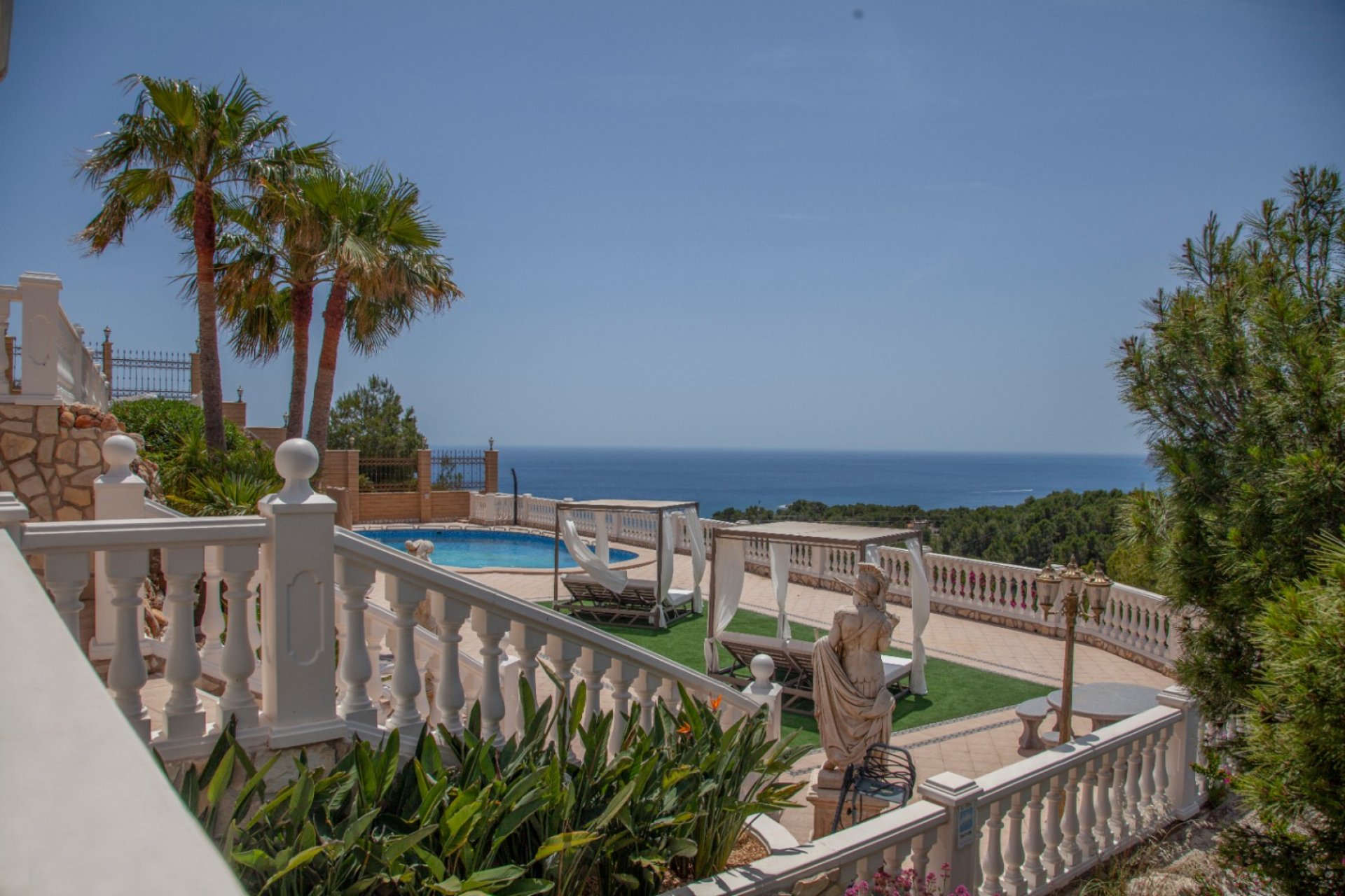 Resale - Villa - Altea