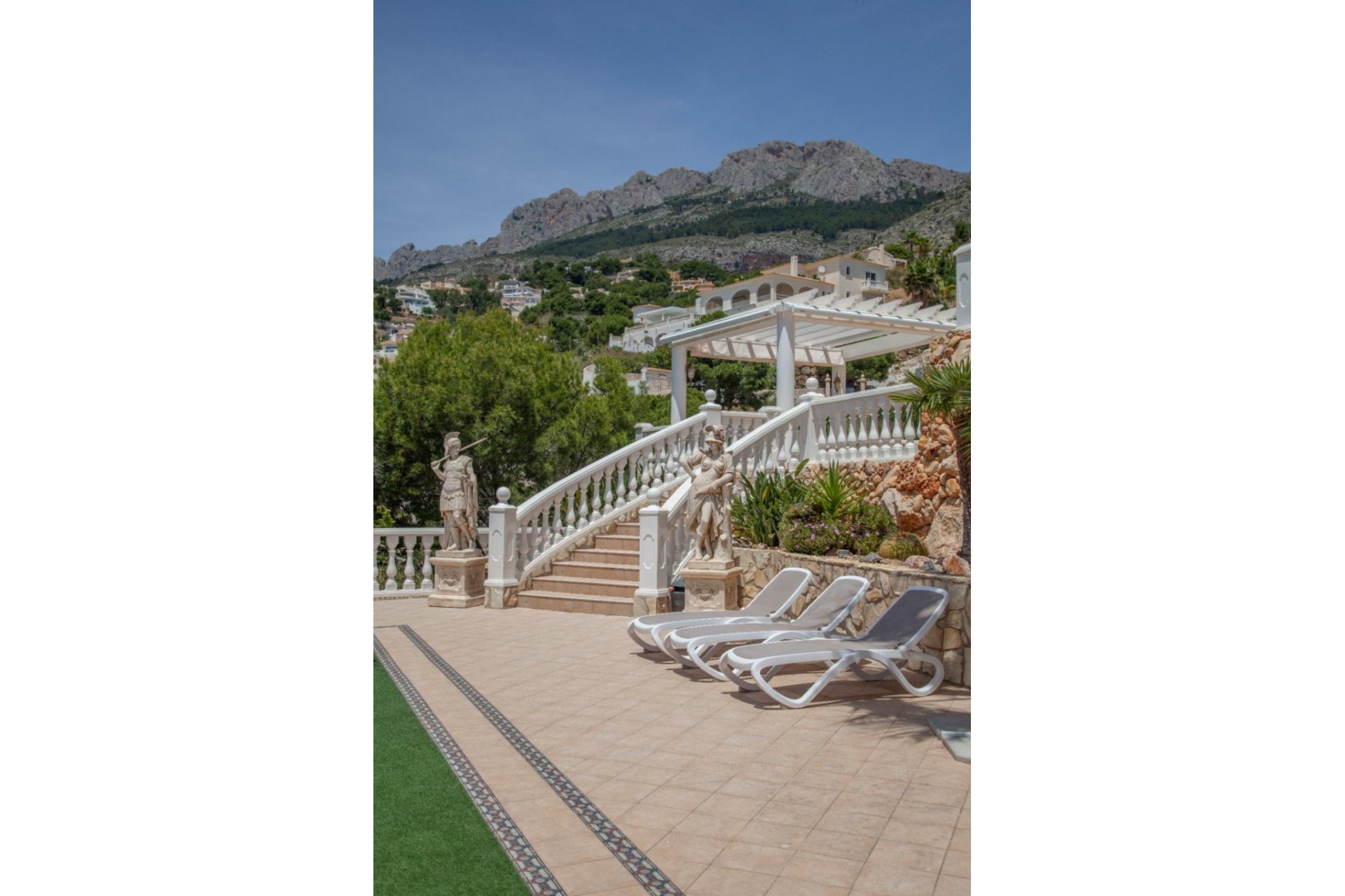 Resale - Villa - Altea