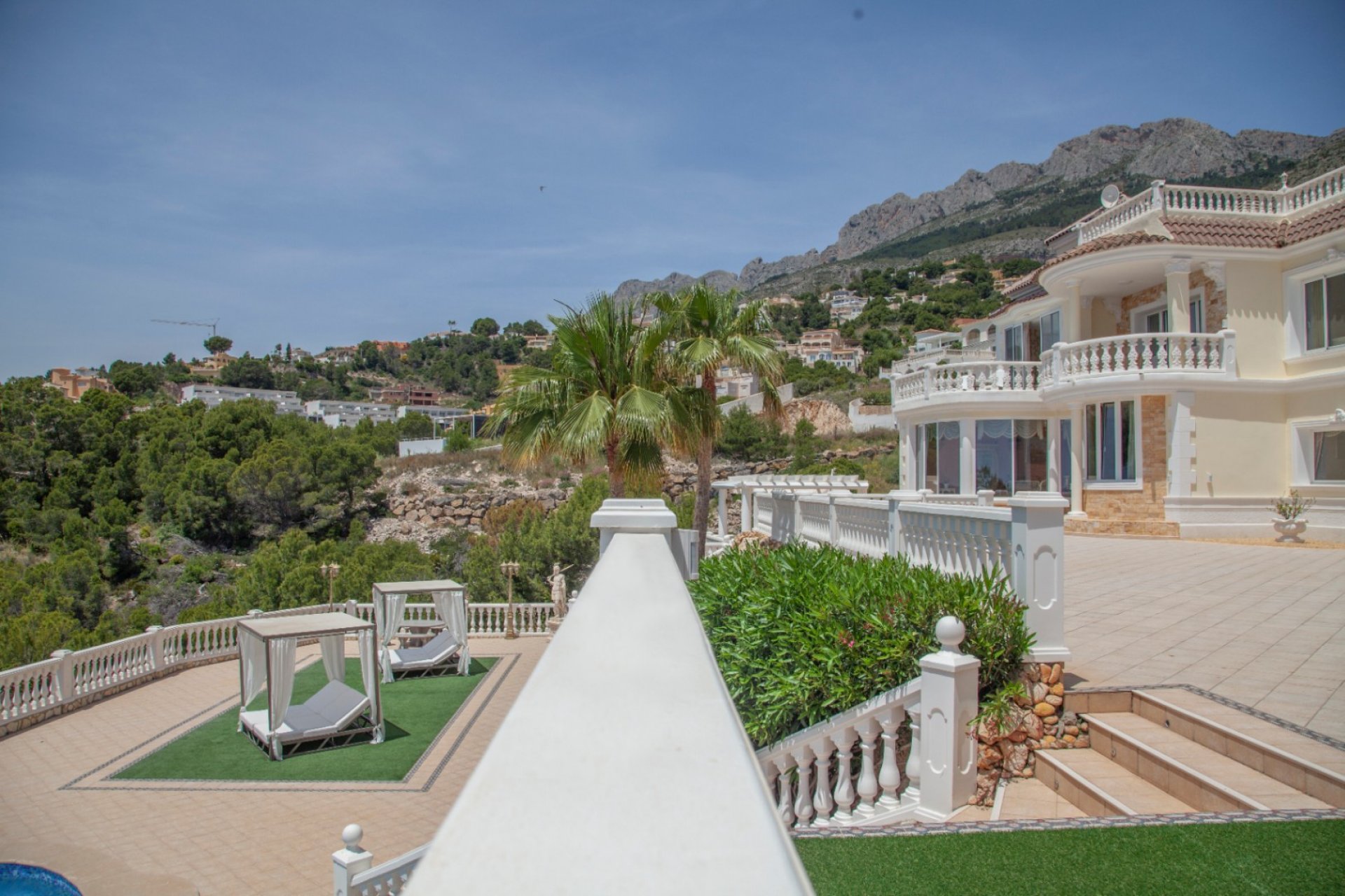 Resale - Villa - Altea