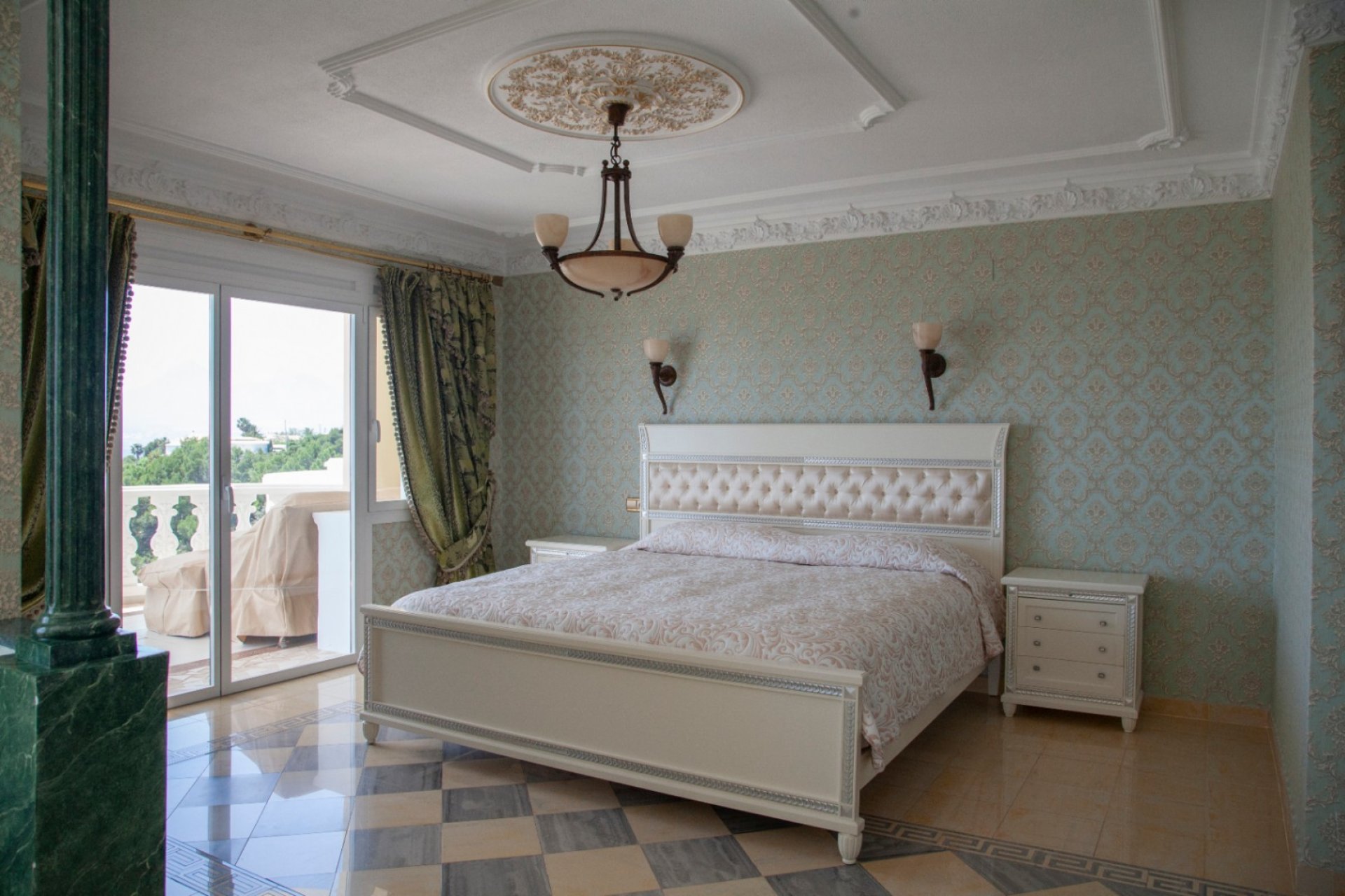 Resale - Villa - Altea