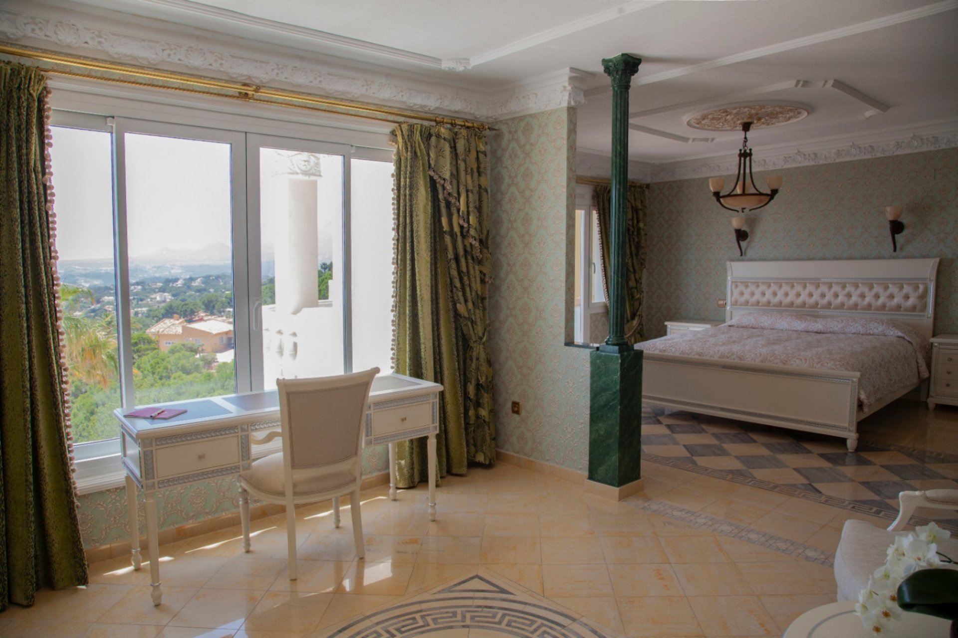 Resale - Villa - Altea