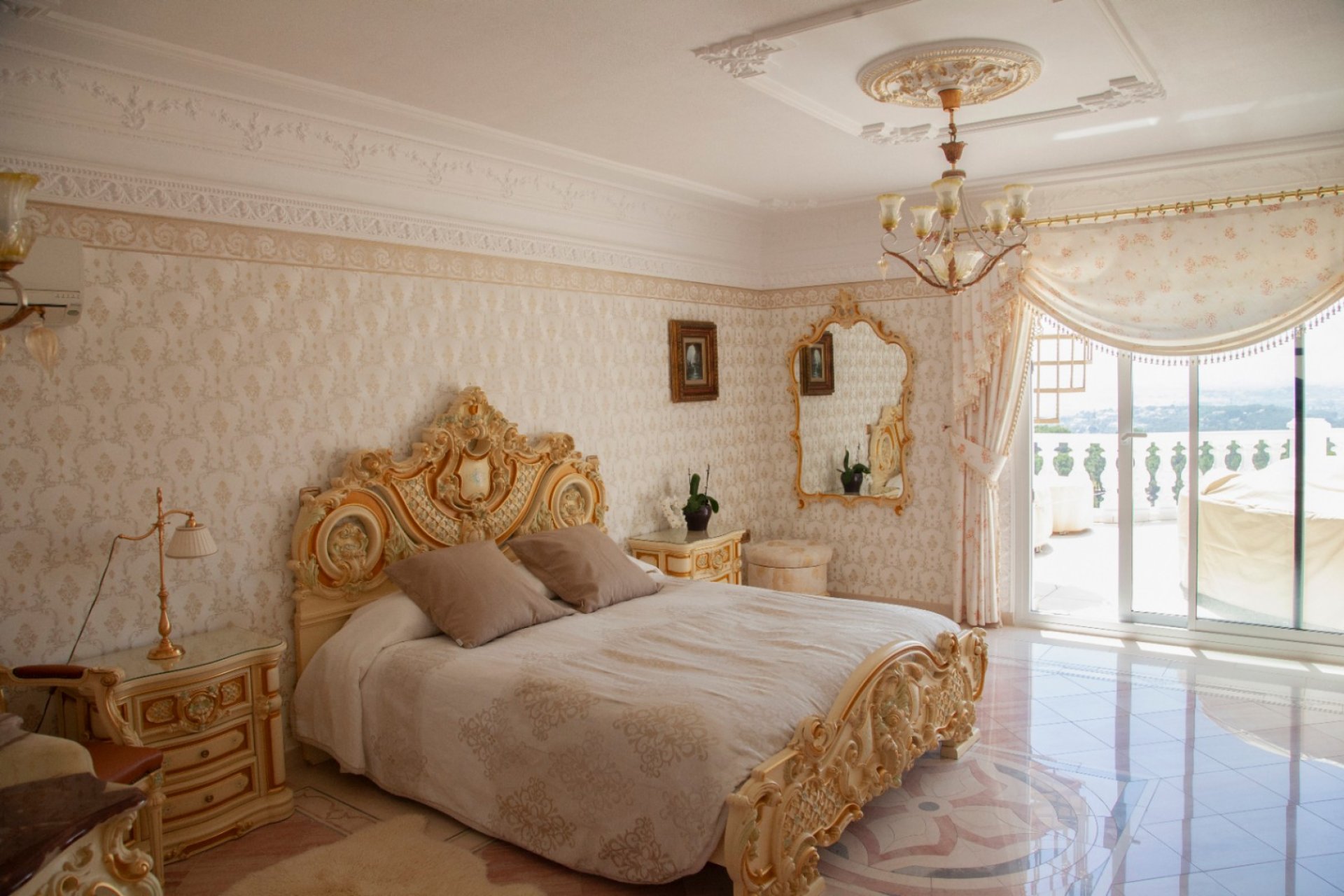 Resale - Villa - Altea