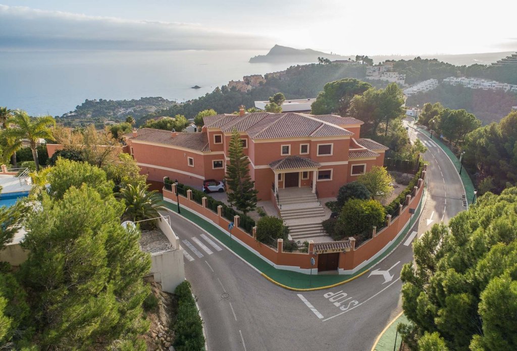 Resale - Villa - Altea