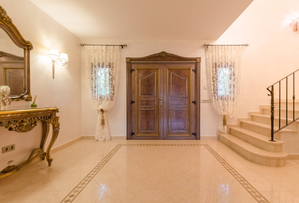 Resale - Villa - Altea
