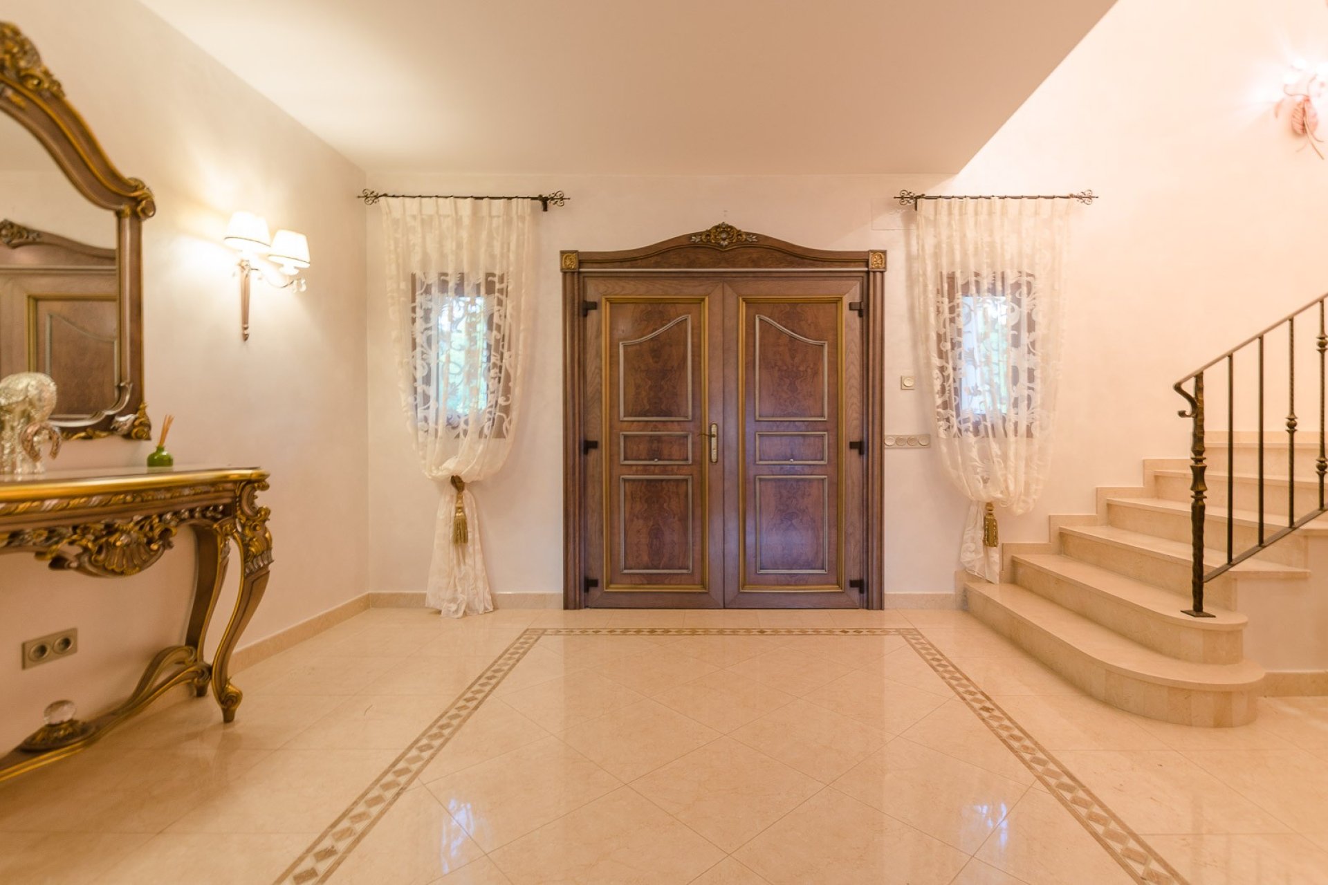 Resale - Villa - Altea