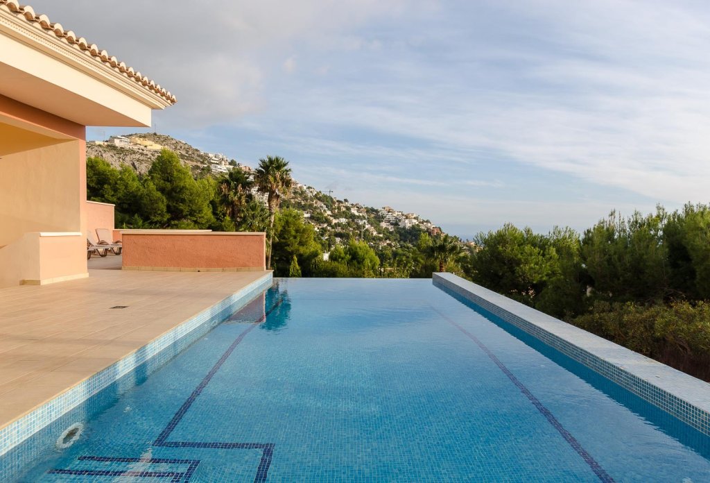 Resale - Villa - Altea