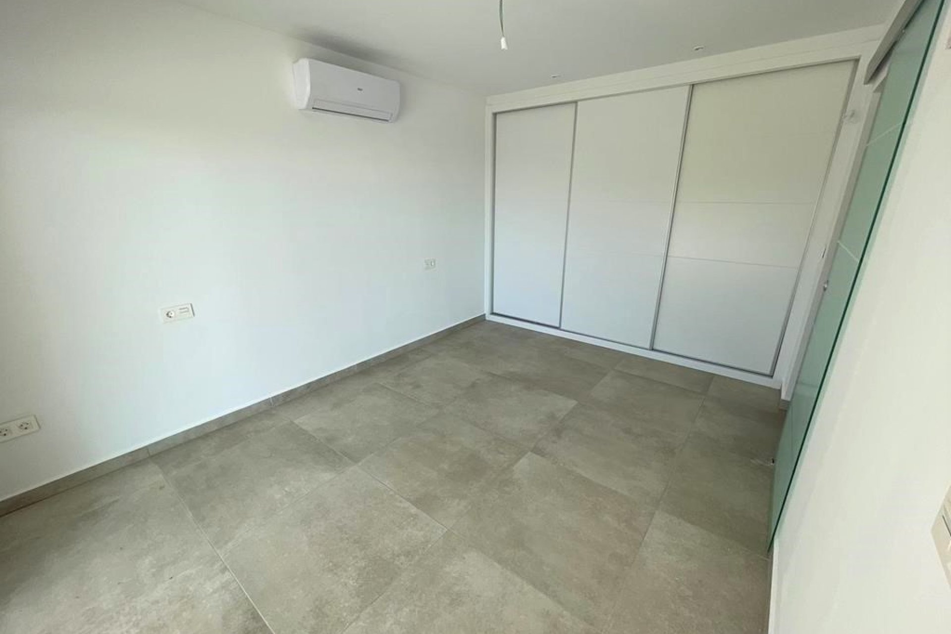 Resale - Villa - Altea