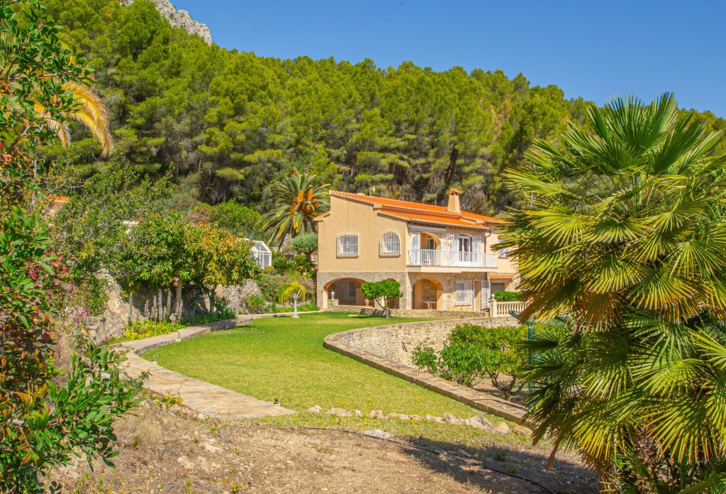 Resale - Villa - Benissa