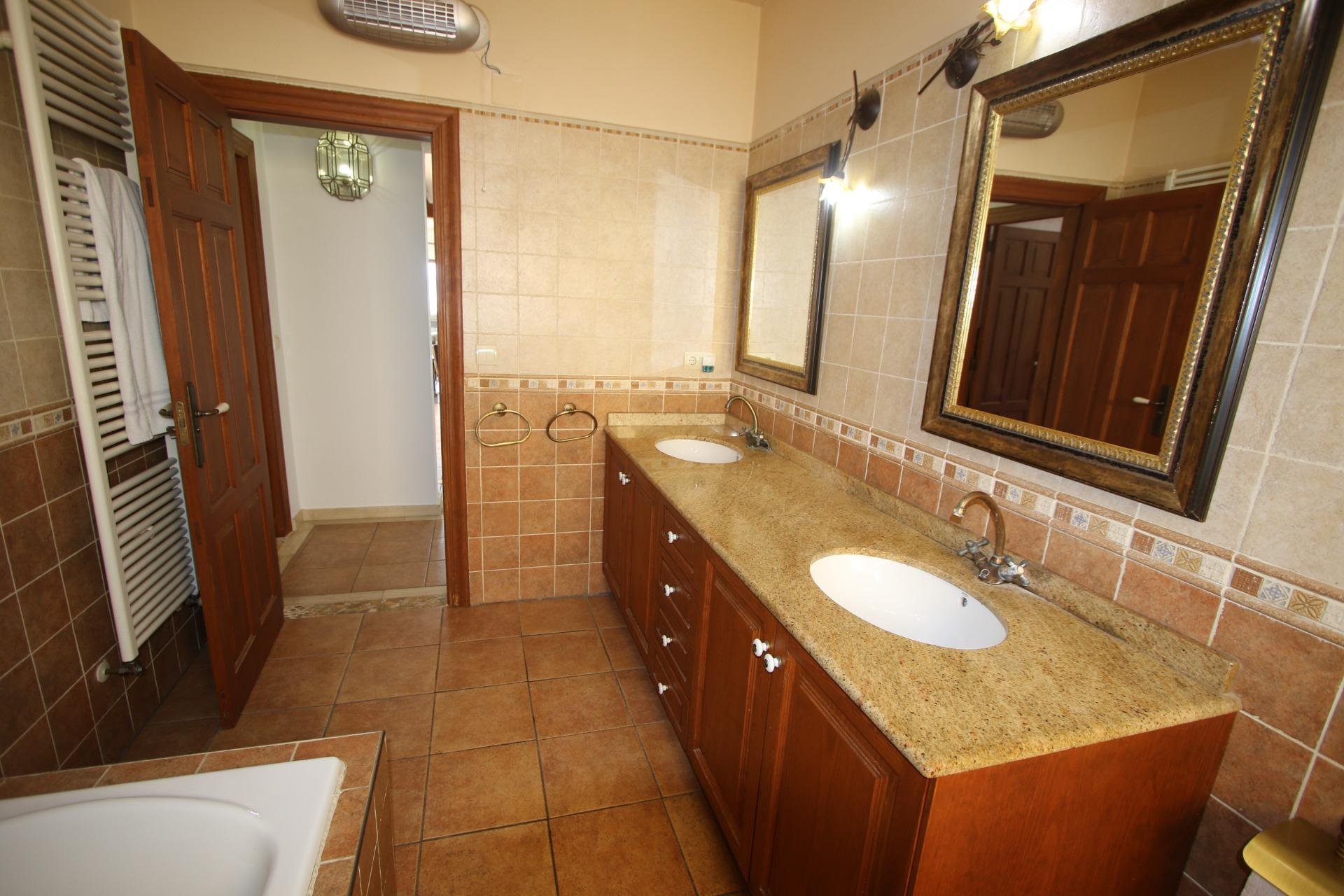 Resale - Villa - Callosa De Ensarrià - Zona Residencial