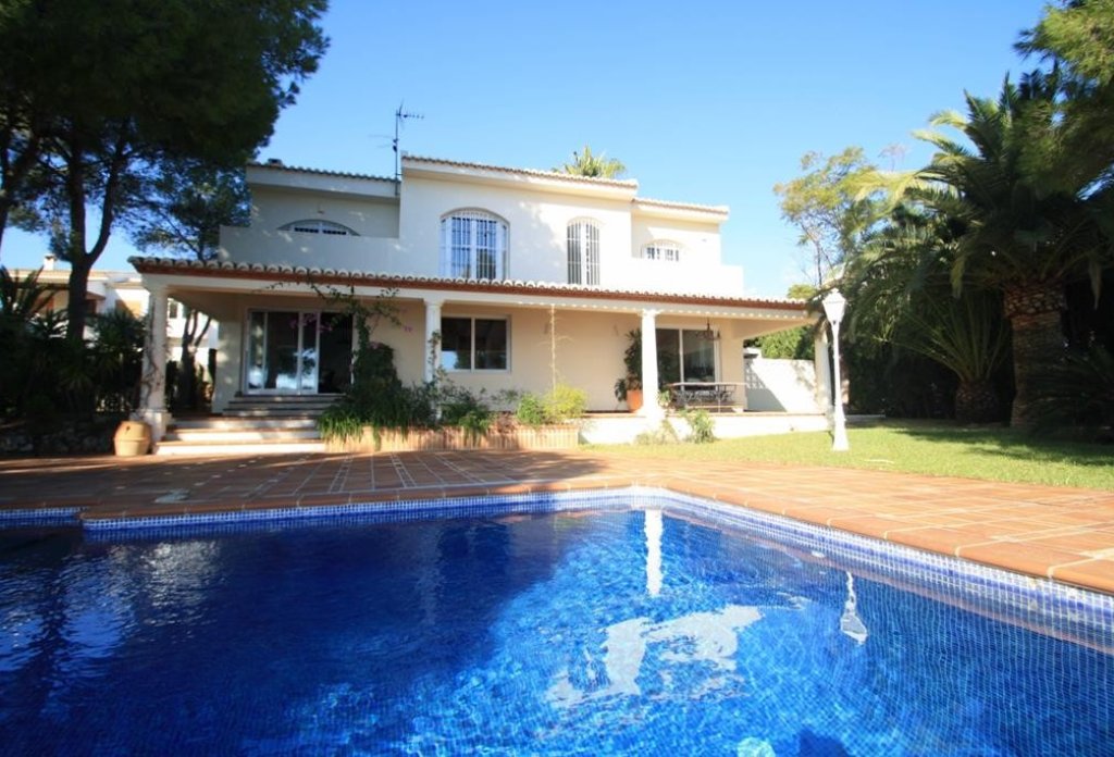 Resale - Villa - Calpe - Basetes