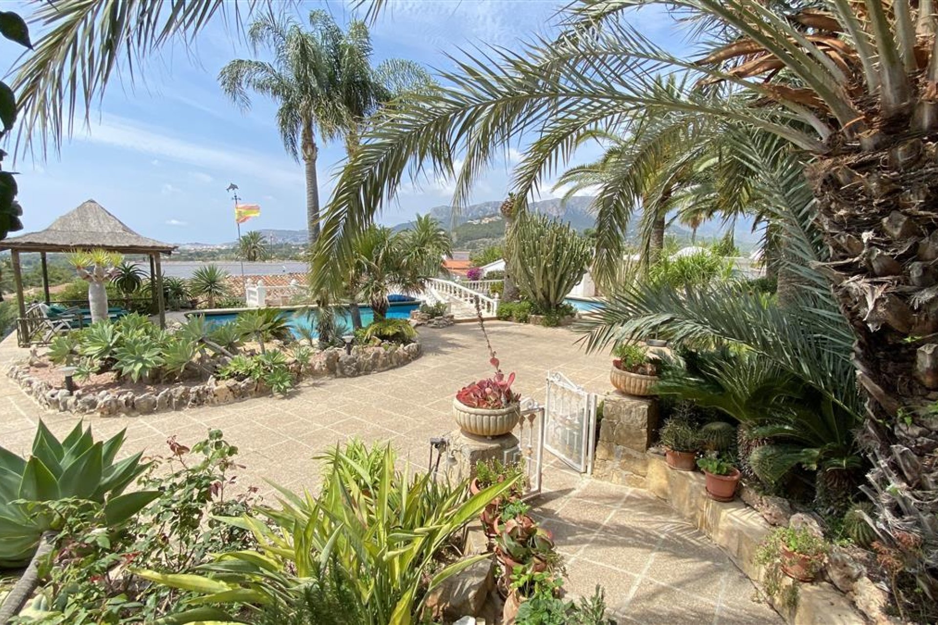 Resale - Villa - Calpe - Empedrola