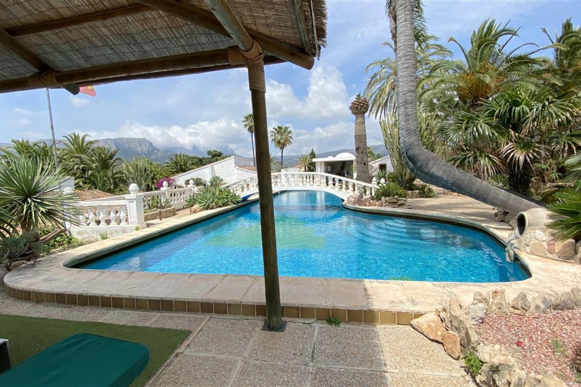 Resale - Villa - Calpe - Empedrola