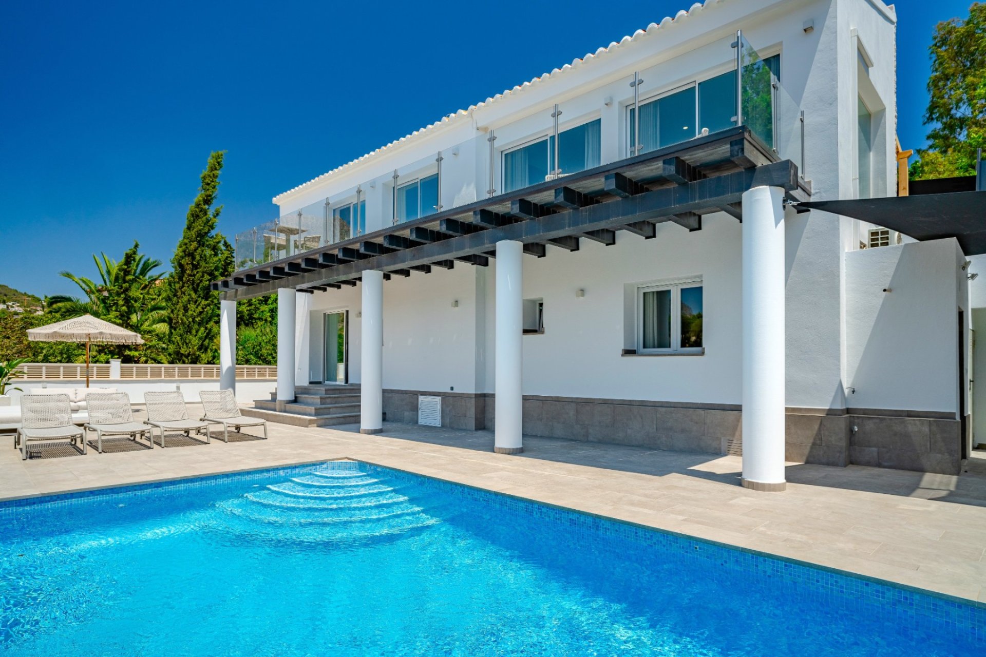 Resale - Villa - Calpe - Puerto blanco