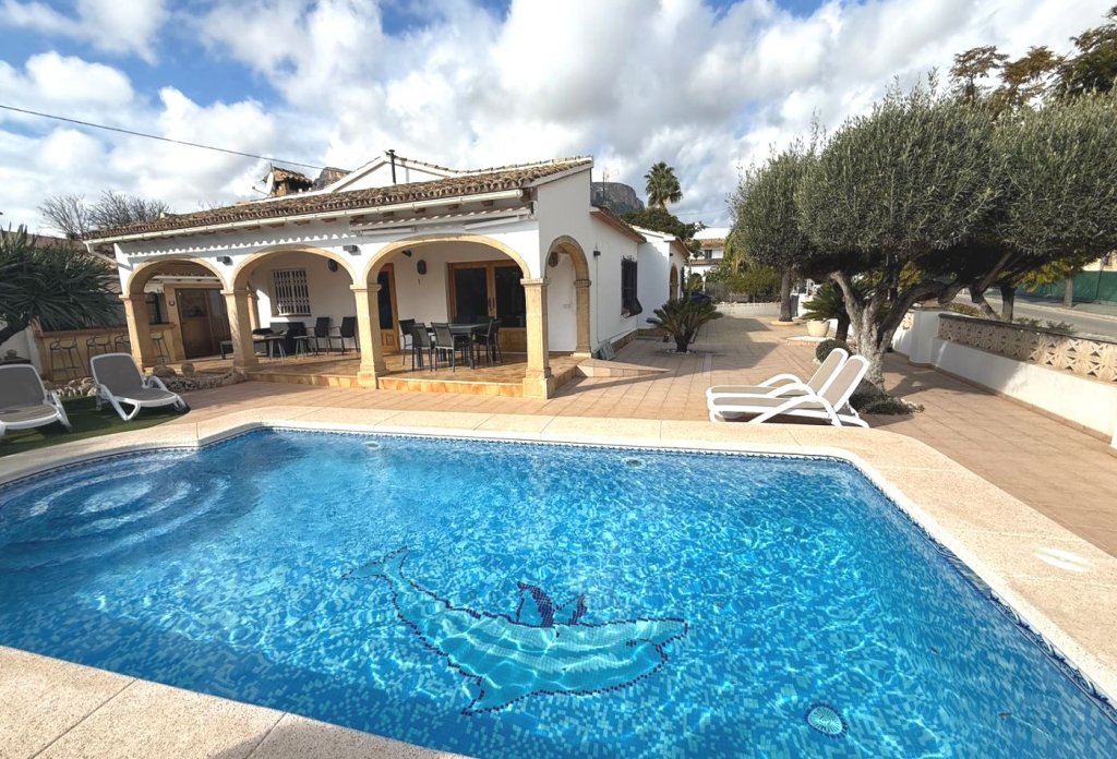 Resale - Villa - Calpe - Urbanizaciones