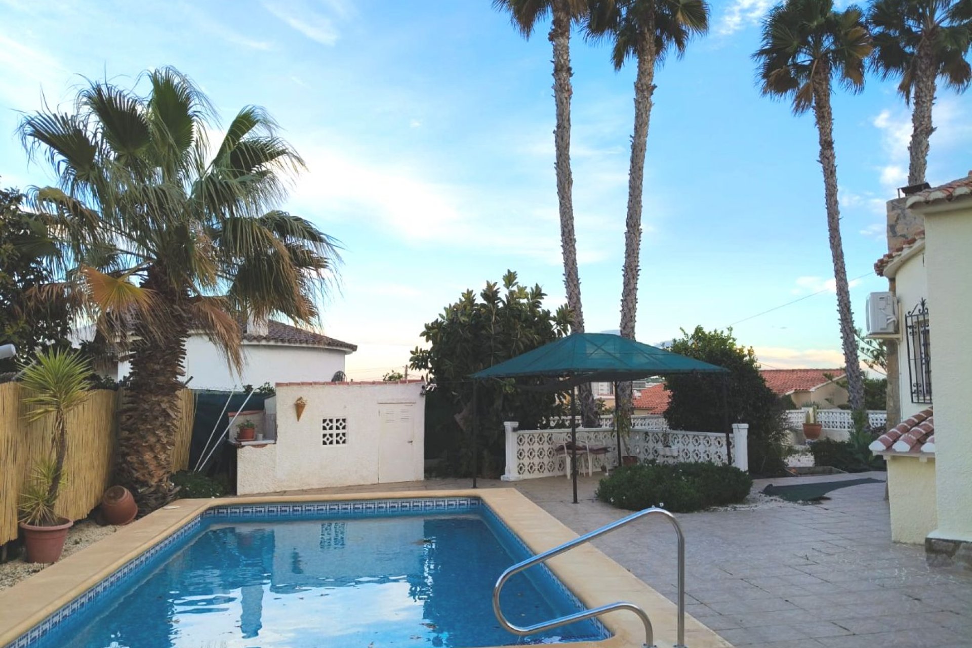 Resale - Villa - Calpe - Urbanizaciones