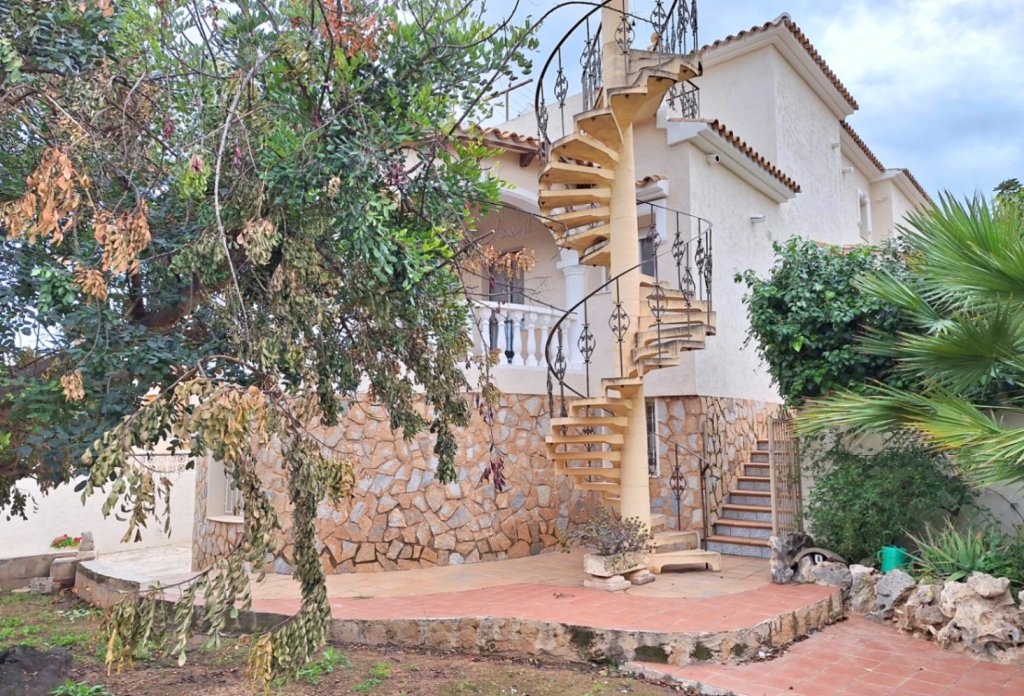 Resale - Villa - Calpe - Urbanizaciones