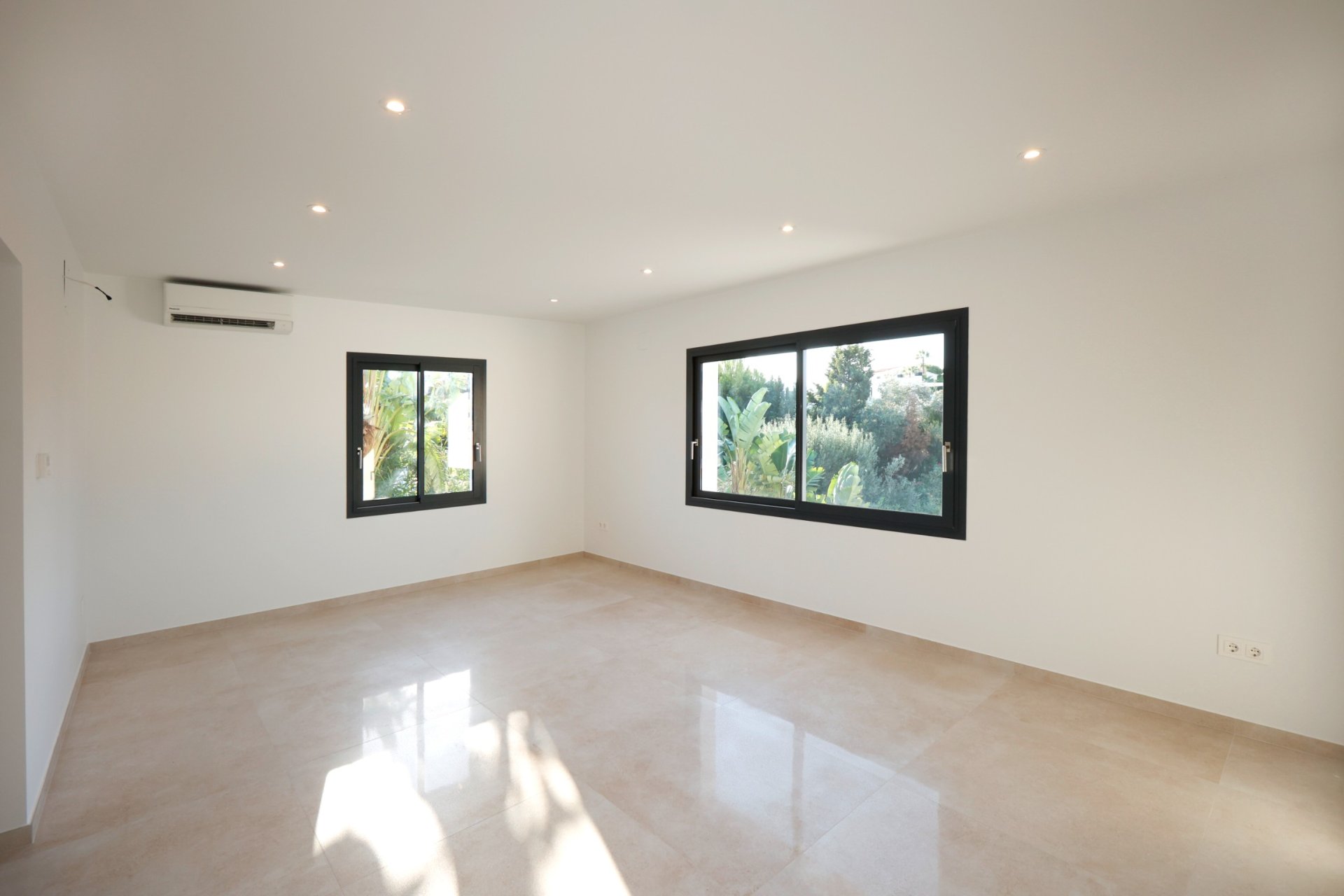 Resale - Villa - Calpe