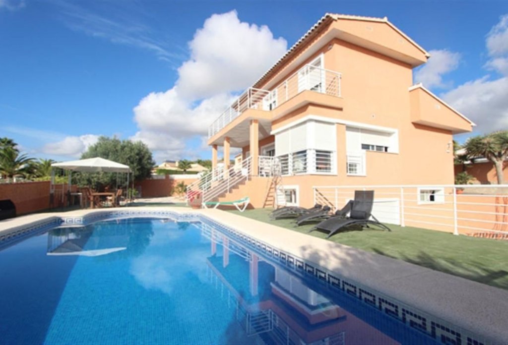 Resale - Villa - Calpe