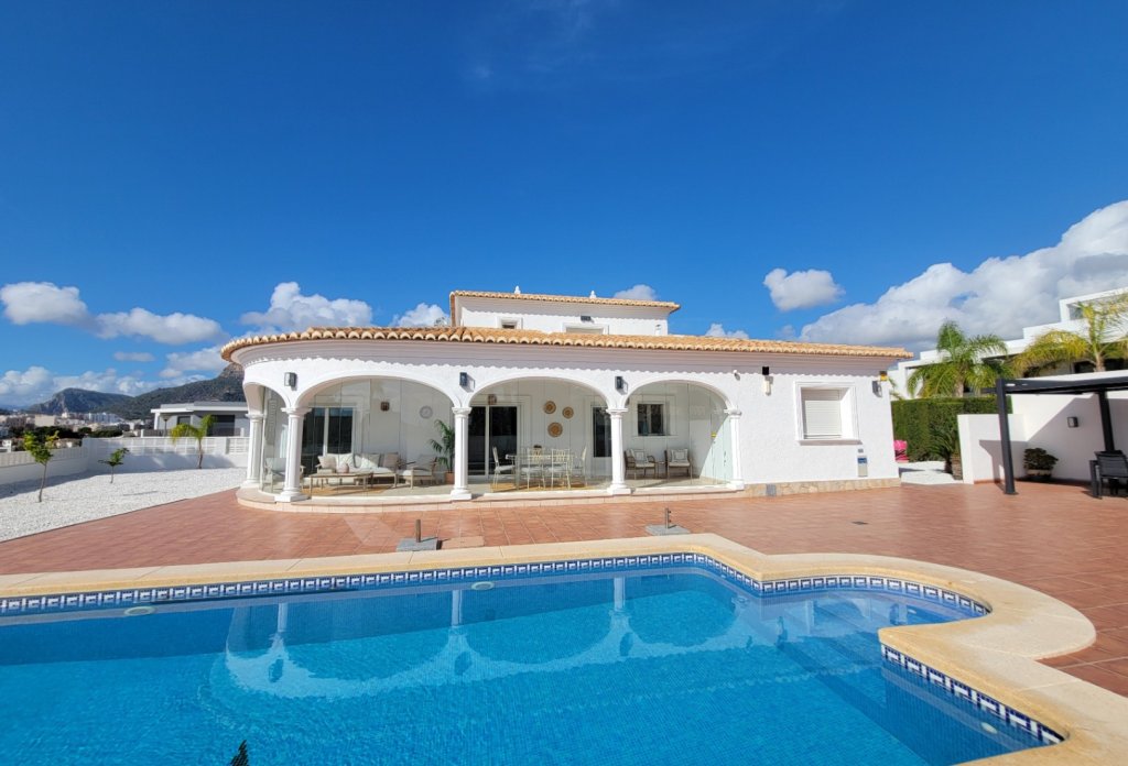 Resale - Villa - Calpe