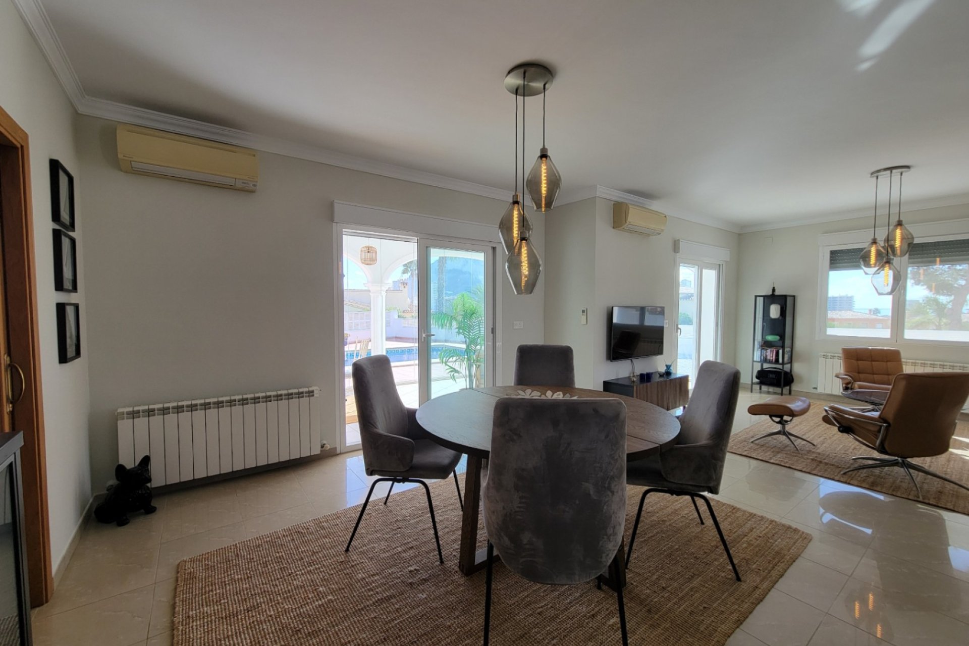 Resale - Villa - Calpe