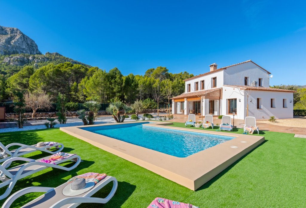 Resale - Villa - Calpe