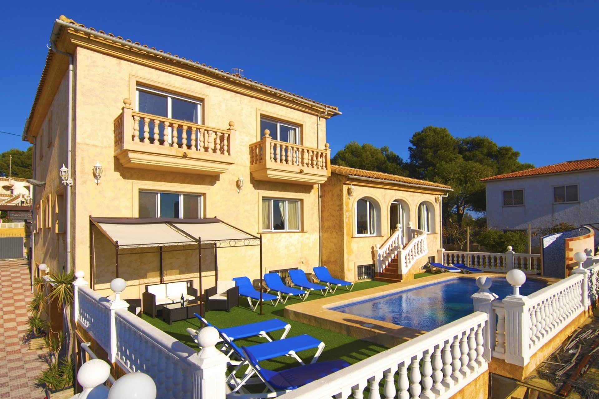 Resale - Villa - Calpe