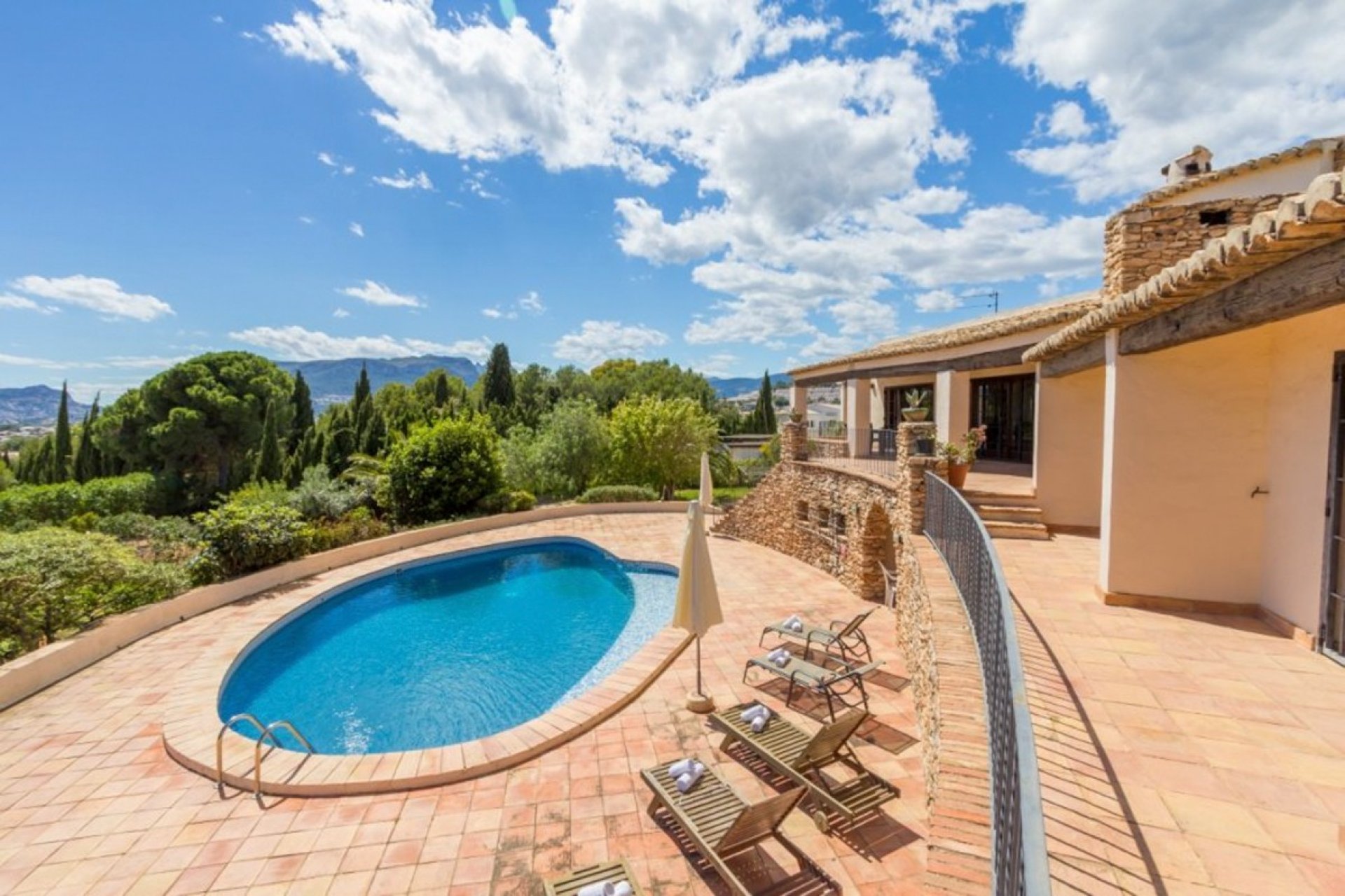 Resale - Villa - Calpe