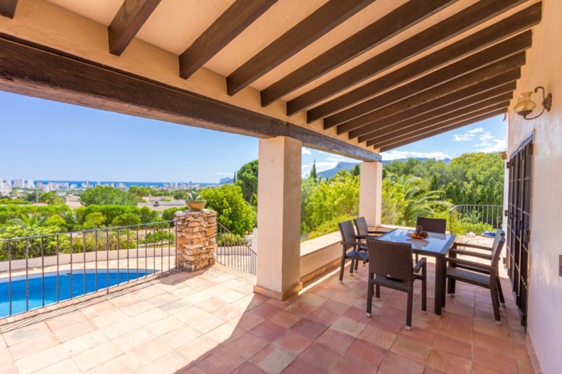 Resale - Villa - Calpe