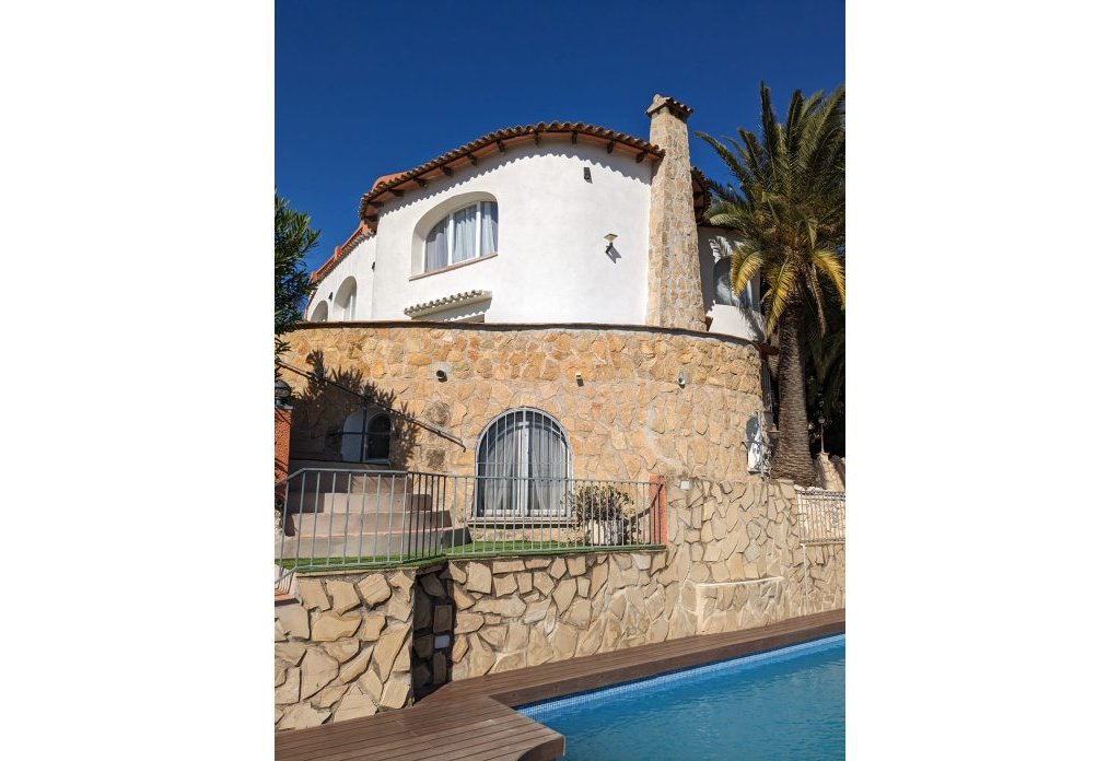 Resale - Villa - Calpe