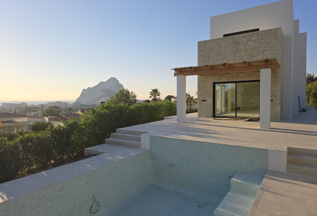 Resale - Villa - Calpe
