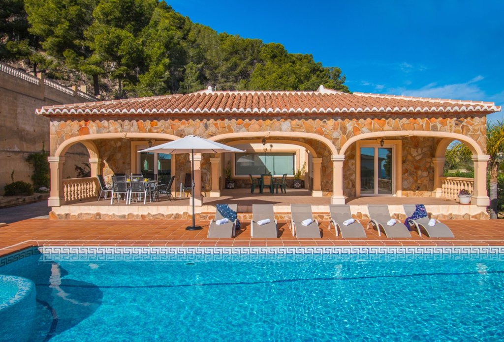 Resale - Villa - Calpe
