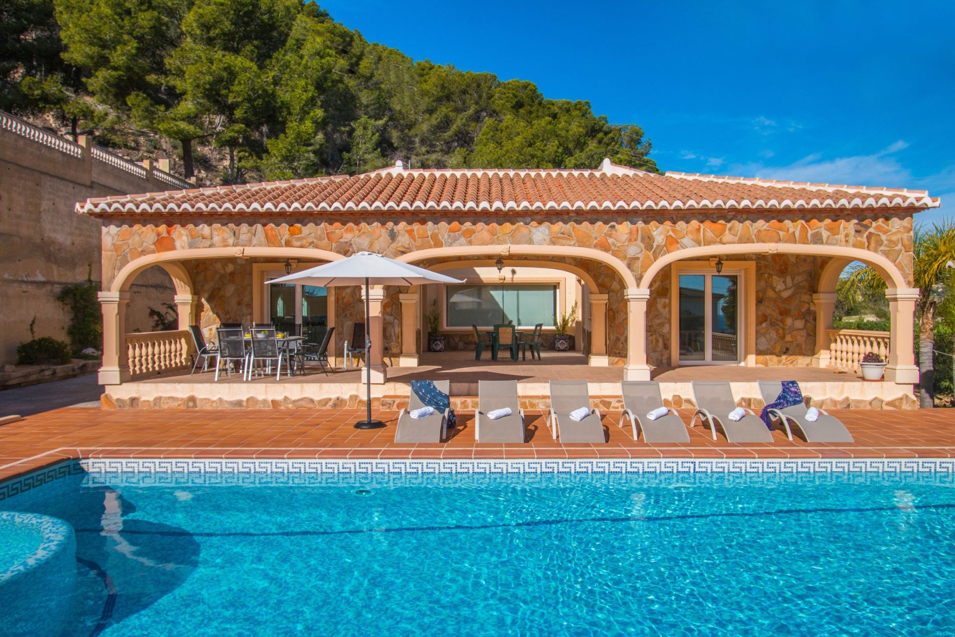 Resale - Villa - Calpe