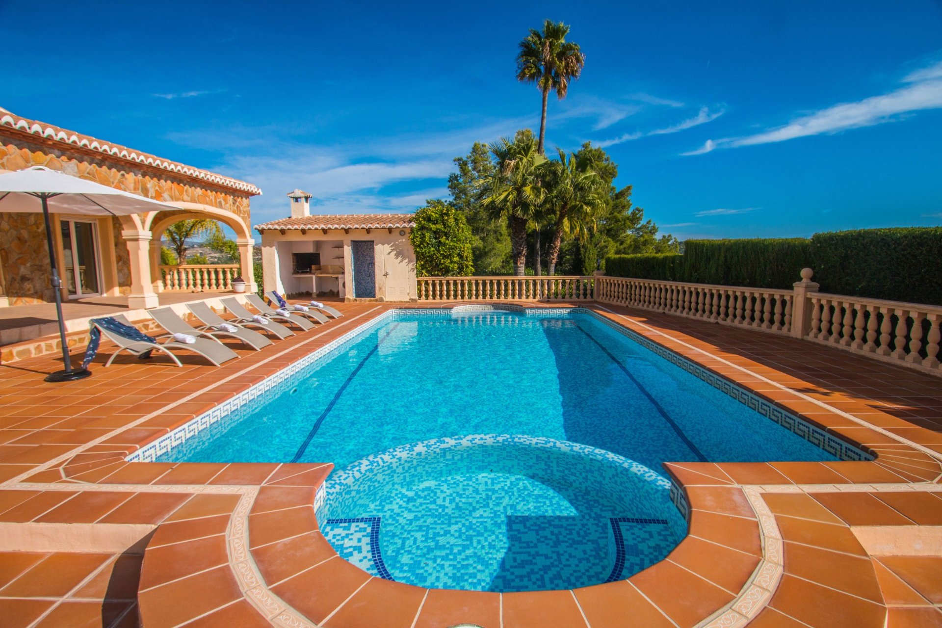 Resale - Villa - Calpe