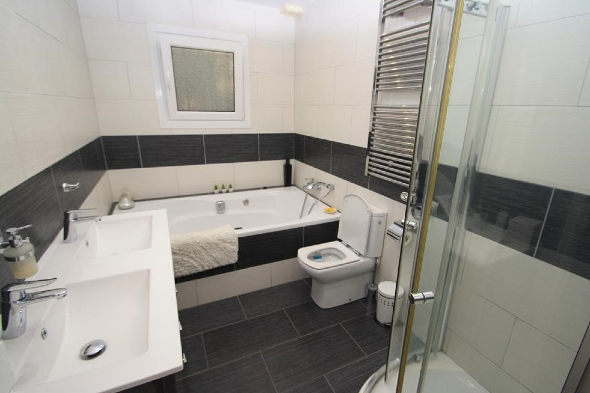 Resale - Villa - Moraira